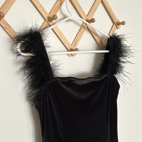 Velvet party dress - Picture 2 of 5